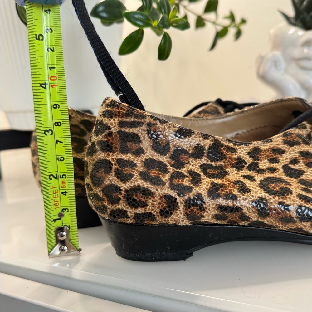 AEROSOLES Leopard Print Lace-Up Flats - Black & Brown US 8.5 - Picture 11 of 11